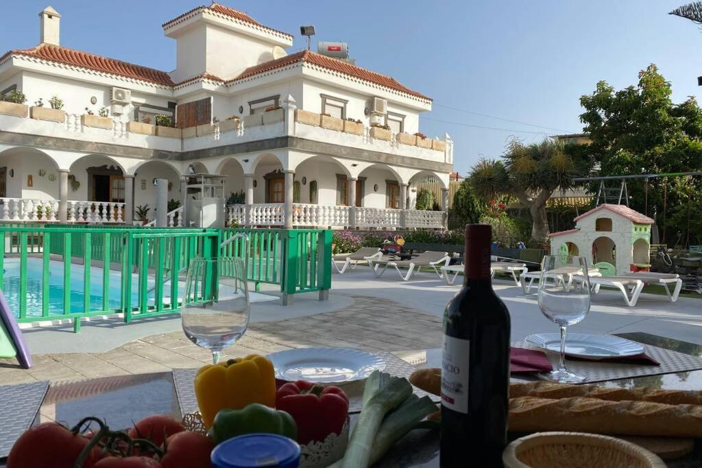 2 Apartments With Private Pool At Villa Diaz Aleman サロブレ エクステリア 写真