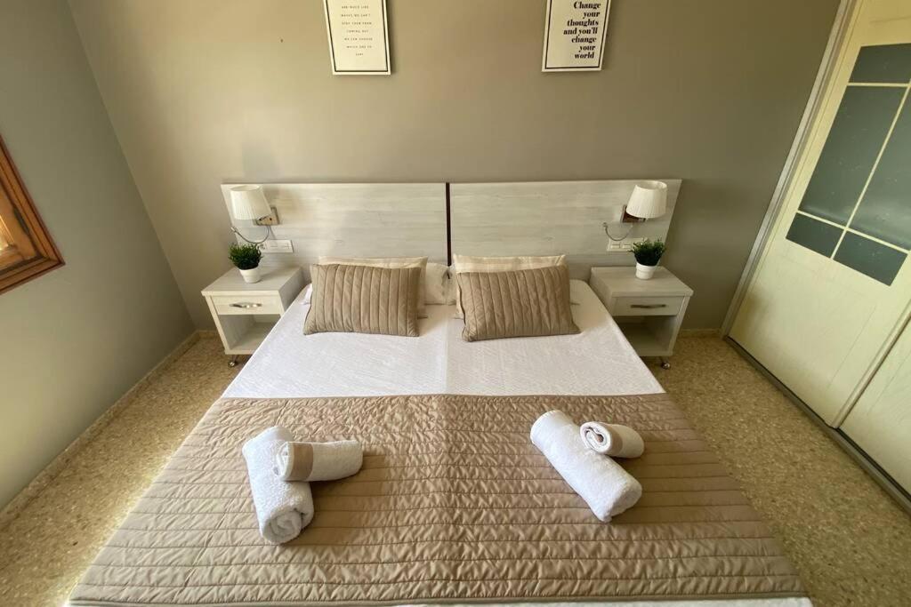 2 Apartments With Private Pool At Villa Diaz Aleman サロブレ エクステリア 写真