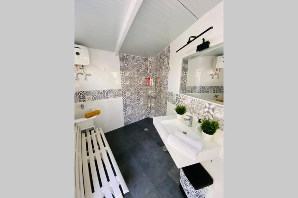 2 Apartments With Private Pool At Villa Diaz Aleman サロブレ エクステリア 写真