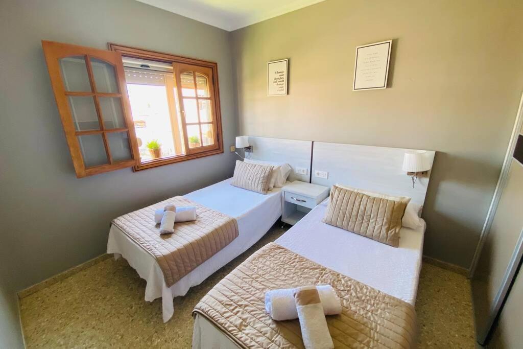 2 Apartments With Private Pool At Villa Diaz Aleman サロブレ エクステリア 写真